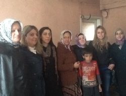 Afgan annelerin gönlünü kazandılar